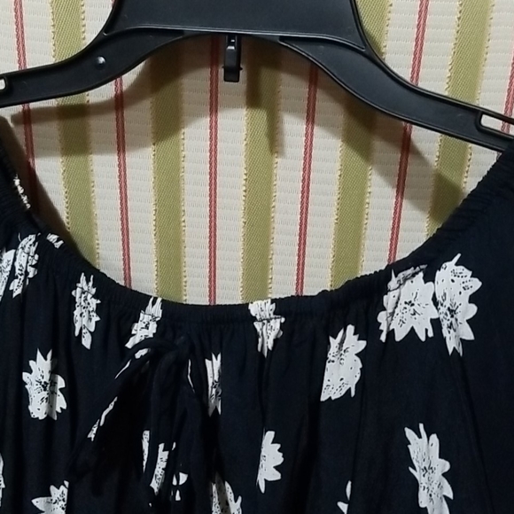 Used - Picture 2 of 3